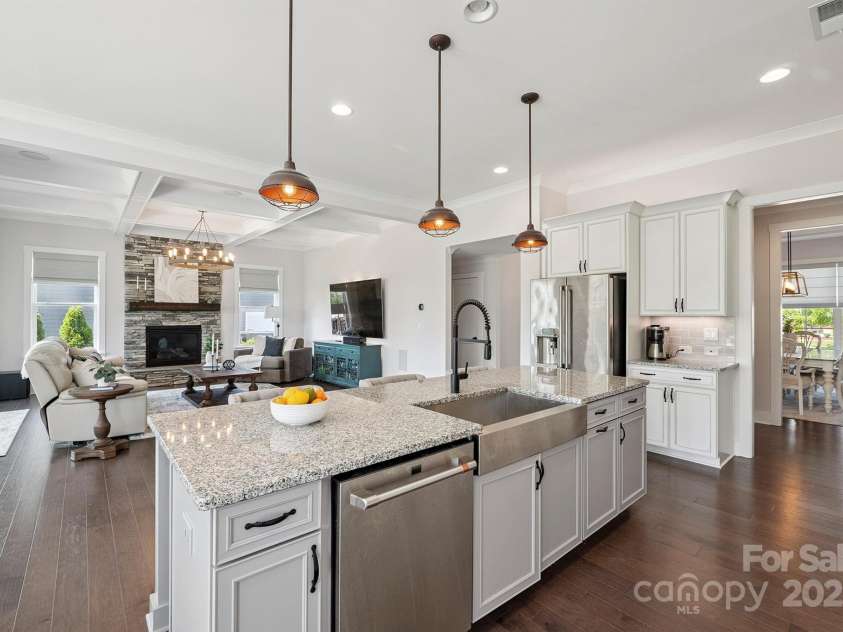 19012 Beecher Commons Drive, Huntersville, NC 28078.  MLS# CAR4276383, YatesRealty ID 32273. Seamless flow from Kitchen to Great Room!