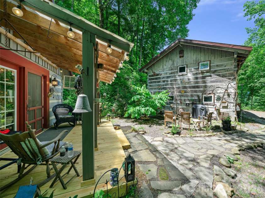 311 Old Sawmill Road, Burnsville, NC 28714.  MLS# CAR4395258, YatesRealty ID 32273. 