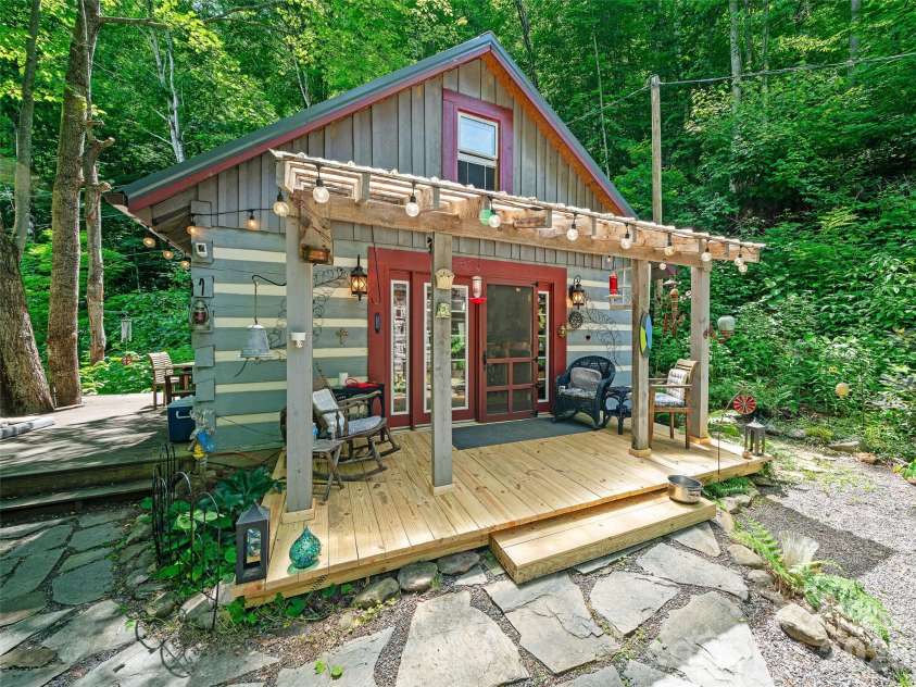 311 Old Sawmill Road, Burnsville, NC 28714.  MLS# CAR4395258, YatesRealty ID 32273. 