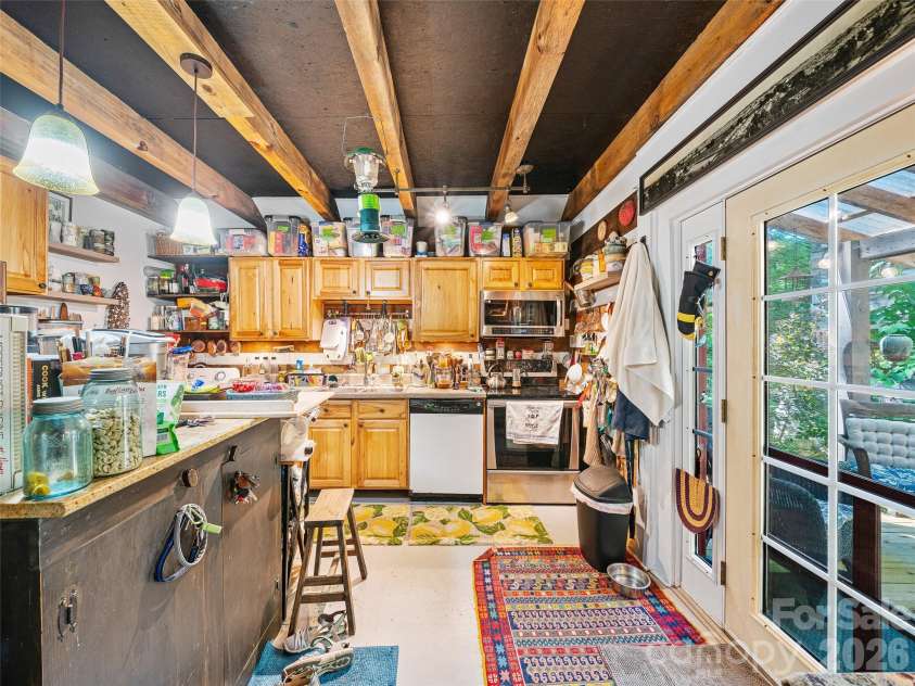 311 Old Sawmill Road, Burnsville, NC 28714.  MLS# CAR4395258, YatesRealty ID 32273. 