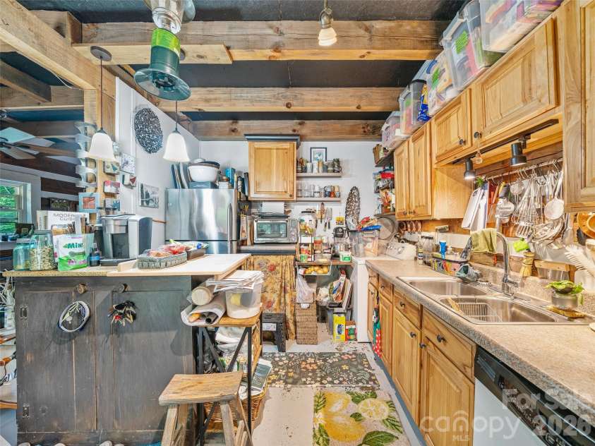 311 Old Sawmill Road, Burnsville, NC 28714.  MLS# CAR4395258, YatesRealty ID 32273. 