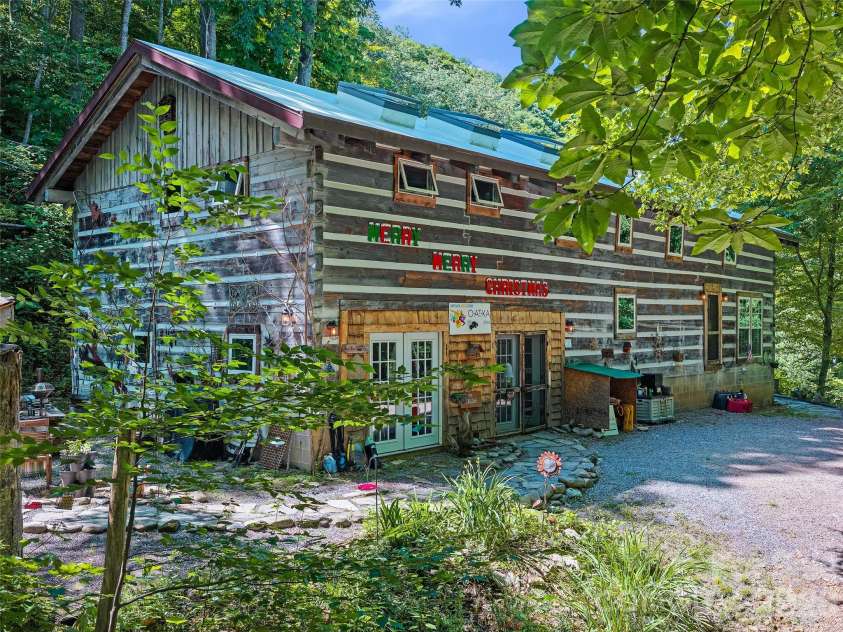 311 Old Sawmill Road, Burnsville, NC 28714.  MLS# CAR4395258, YatesRealty ID 32273. 