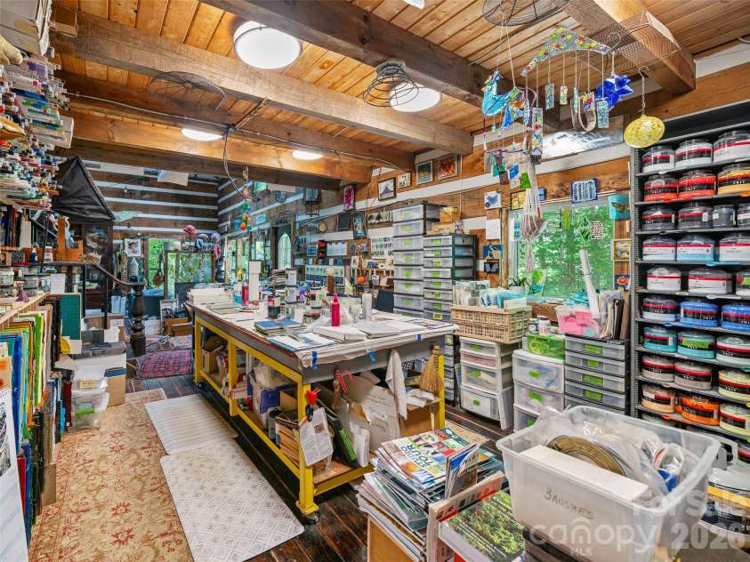 311 Old Sawmill Road, Burnsville, NC 28714.  MLS# CAR4395258, YatesRealty ID 32273. 