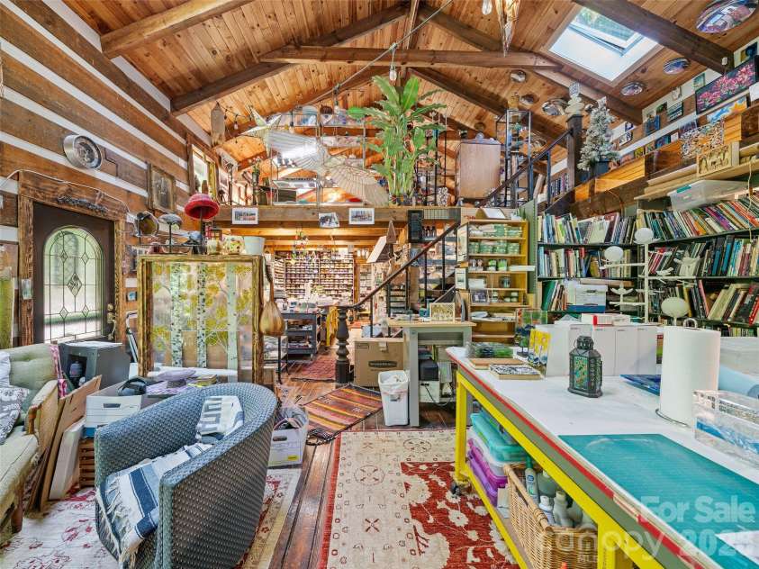 311 Old Sawmill Road, Burnsville, NC 28714.  MLS# CAR4395258, YatesRealty ID 32273. 