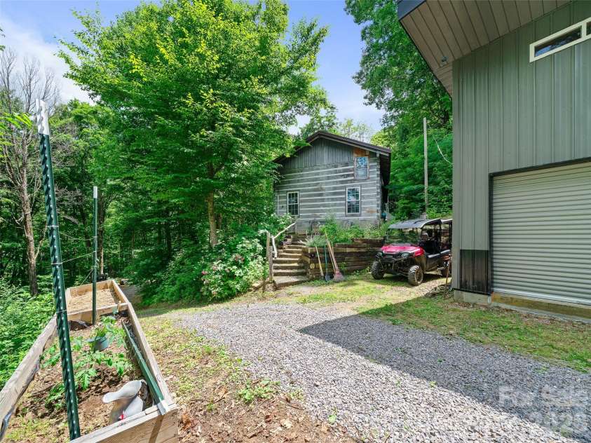 311 Old Sawmill Road, Burnsville, NC 28714.  MLS# CAR4395258, YatesRealty ID 32273. 
