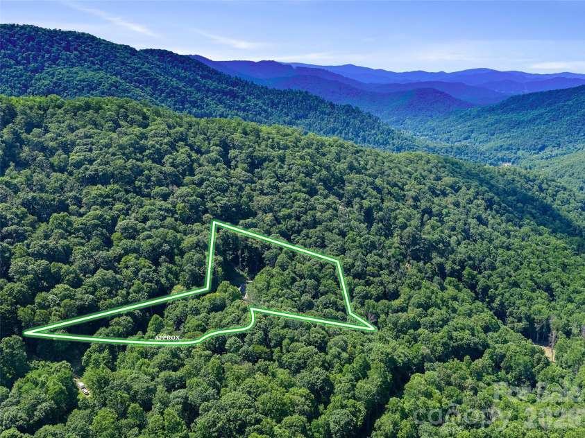 311 Old Sawmill Road, Burnsville, NC 28714.  MLS# CAR4395258, YatesRealty ID 32273. 