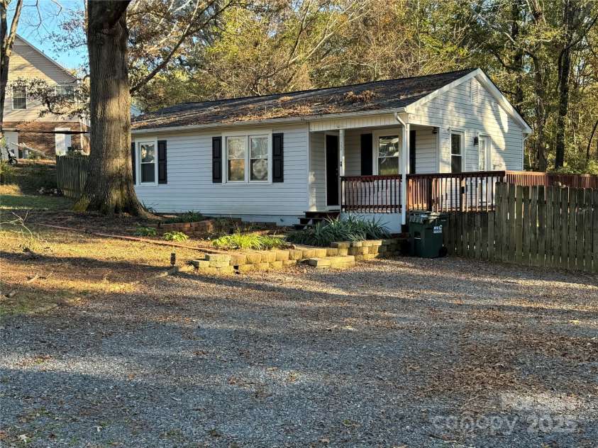 2122 Hope Drive, Rock Hill, SC 29730.  MLS# CAR4278375, YatesRealty ID 32274. 