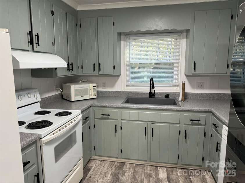 2122 Hope Drive, Rock Hill, SC 29730.  MLS# CAR4278375, YatesRealty ID 32274. 