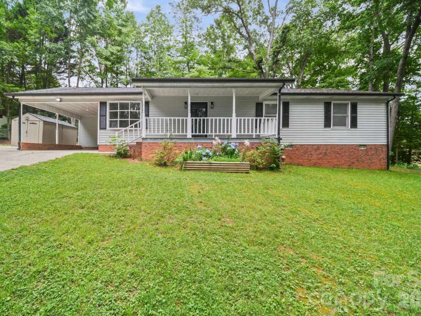 5719 Lewis Road, Gastonia, NC 28052.  MLS# CAR4391526, YatesRealty ID 32274. 