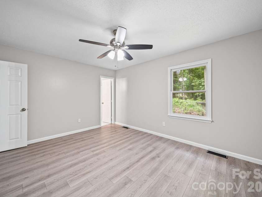 5719 Lewis Road, Gastonia, NC 28052.  MLS# CAR4391526, YatesRealty ID 32274. 