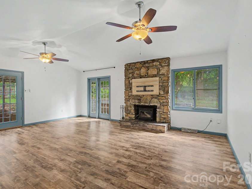 21 Glen Meadows Road, Arden, NC 28704.  MLS# CAR4390296, YatesRealty ID 32275. 