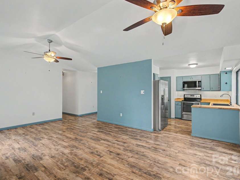 21 Glen Meadows Road, Arden, NC 28704.  MLS# CAR4390296, YatesRealty ID 32275. 