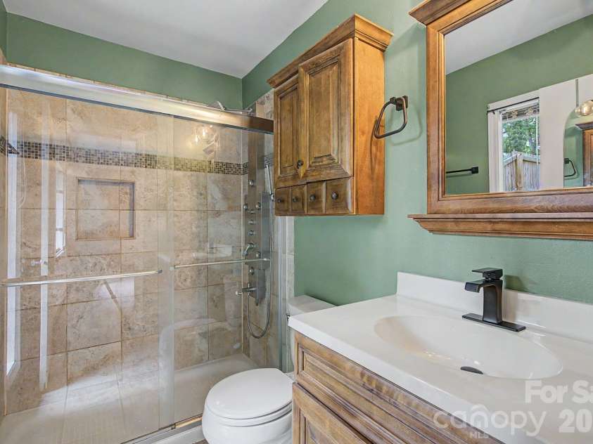 21 Glen Meadows Road, Arden, NC 28704.  MLS# CAR4390296, YatesRealty ID 32275. 