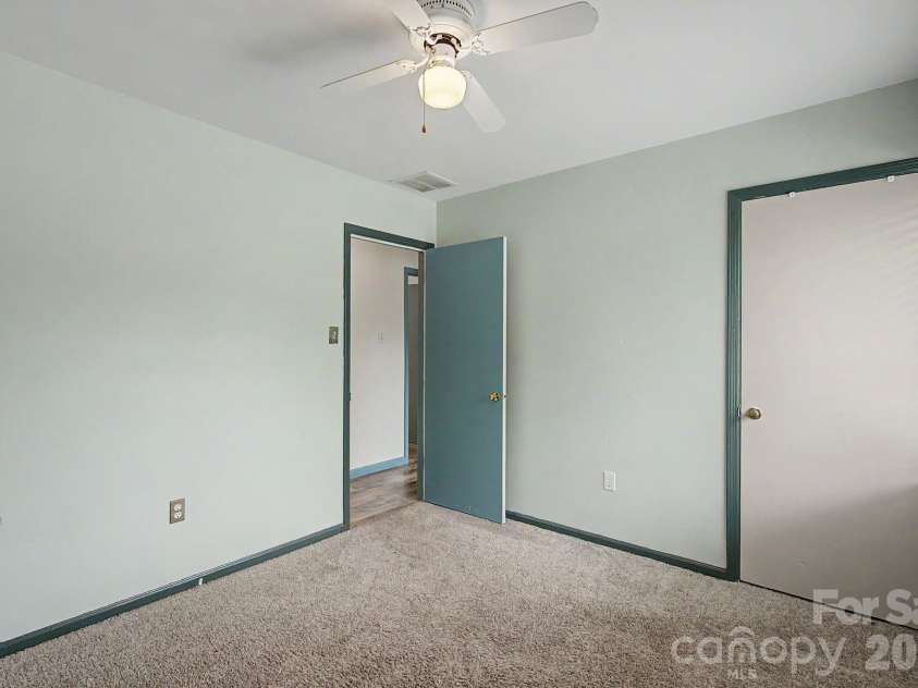 21 Glen Meadows Road, Arden, NC 28704.  MLS# CAR4390296, YatesRealty ID 32275. 