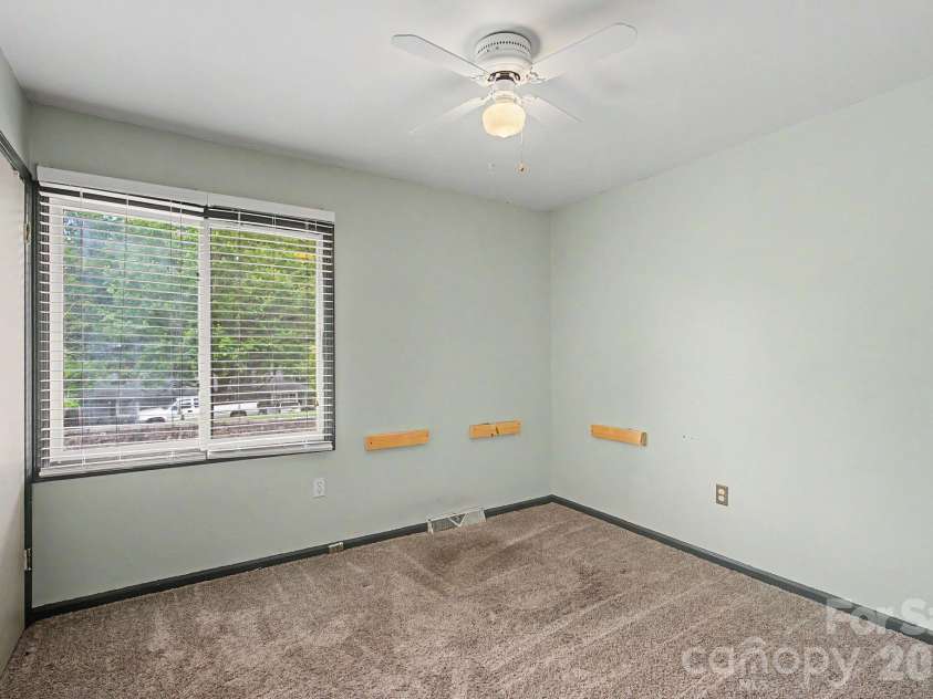 21 Glen Meadows Road, Arden, NC 28704.  MLS# CAR4390296, YatesRealty ID 32275. 