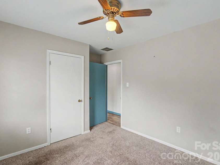 21 Glen Meadows Road, Arden, NC 28704.  MLS# CAR4390296, YatesRealty ID 32275. 