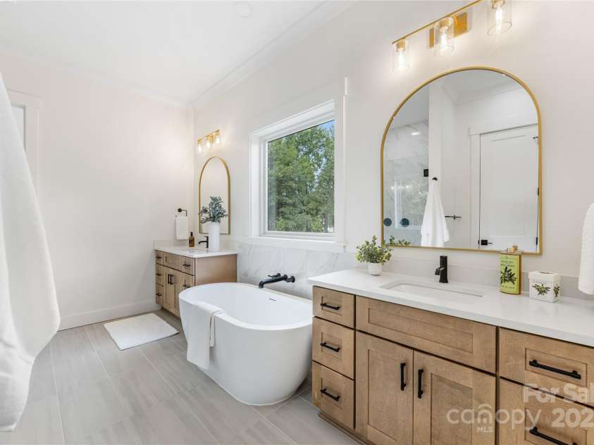 6511 Rehobeth Road, Waxhaw, NC 28173.  MLS# CAR4282807, YatesRealty ID 32275. Primary Bathroom