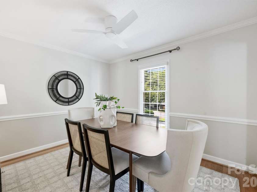 4013 Bridgewood Lane, Charlotte, NC 28226.  MLS# CAR4372184, YatesRealty ID 32276. Dining Room