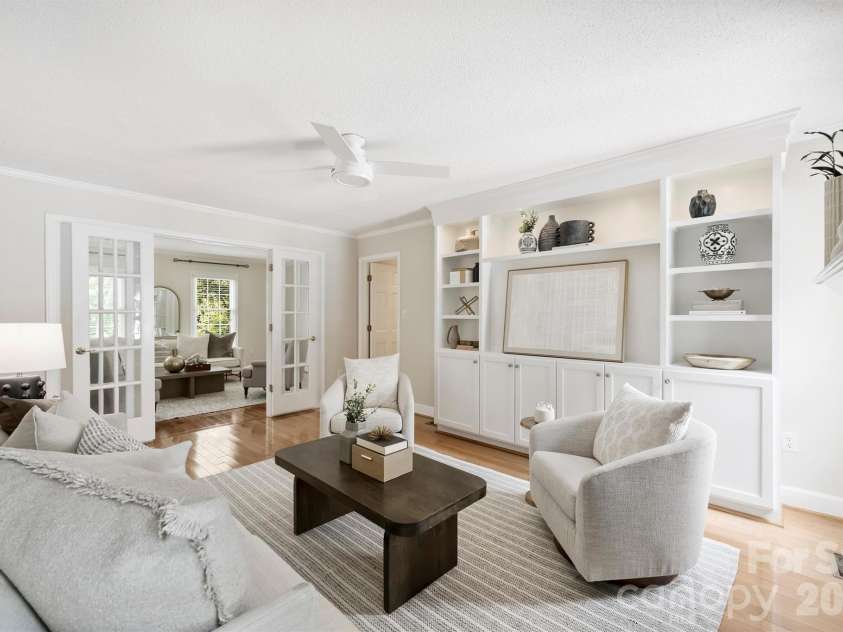 4013 Bridgewood Lane, Charlotte, NC 28226.  MLS# CAR4372184, YatesRealty ID 32276. Nice and open