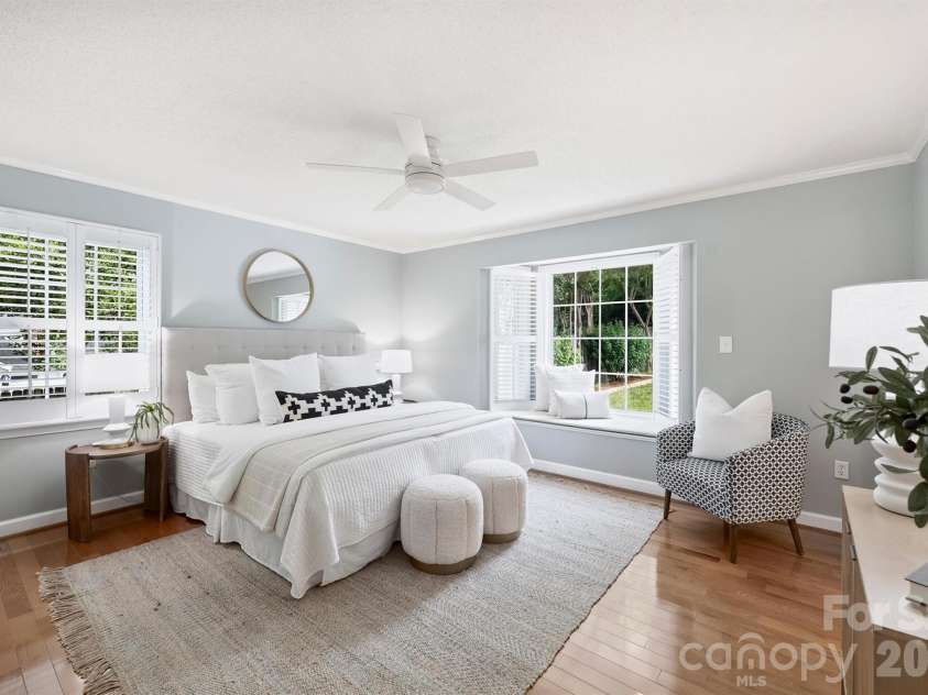 4013 Bridgewood Lane, Charlotte, NC 28226.  MLS# CAR4372184, YatesRealty ID 32276. Primary Bedroom on main
