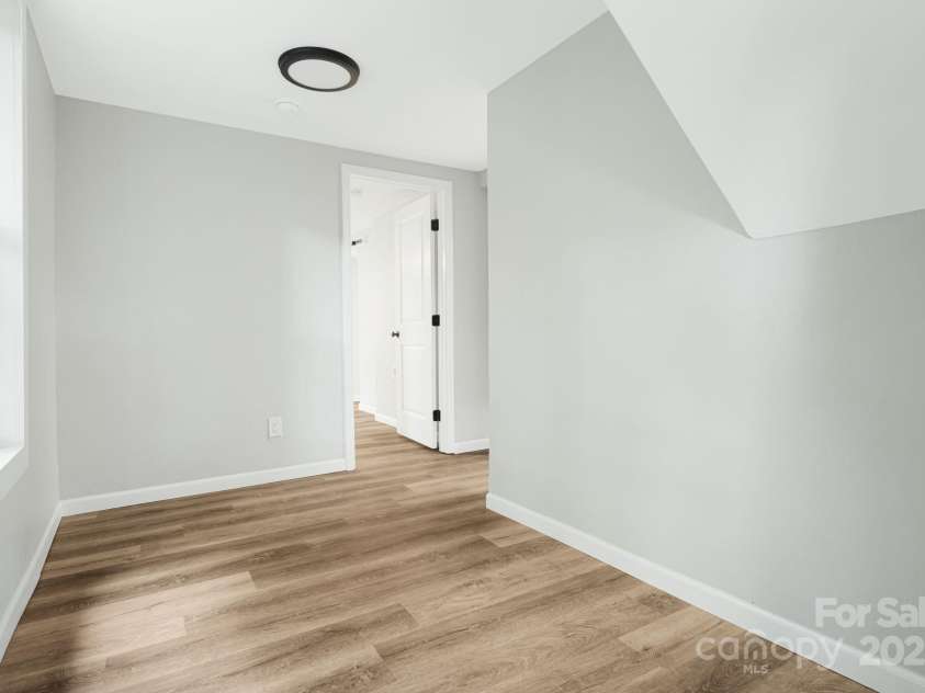 95 Grassy View Road, Candler, NC 28715.  MLS# CAR4283278, YatesRealty ID 32276. How would you use this room?