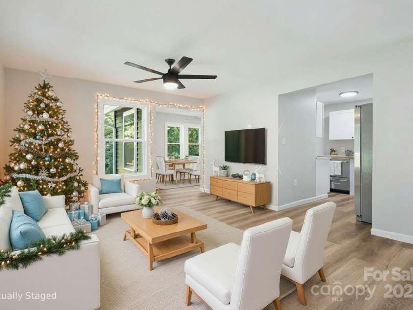 95 Grassy View Road, Candler, NC 28715.  MLS# CAR4283278, YatesRealty ID 32276. Ready for the holidays!