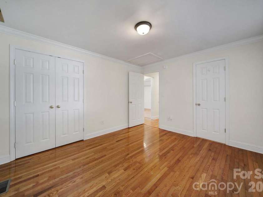2715 Springway Drive, Charlotte, NC 28205.  MLS# CAR4392344, YatesRealty ID 32277. 
