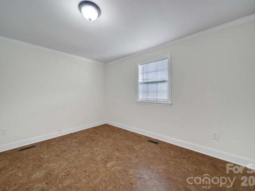 2715 Springway Drive, Charlotte, NC 28205.  MLS# CAR4392344, YatesRealty ID 32277. 