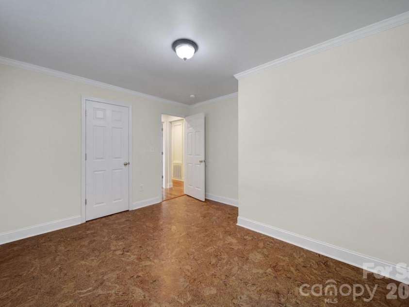 2715 Springway Drive, Charlotte, NC 28205.  MLS# CAR4392344, YatesRealty ID 32277. 