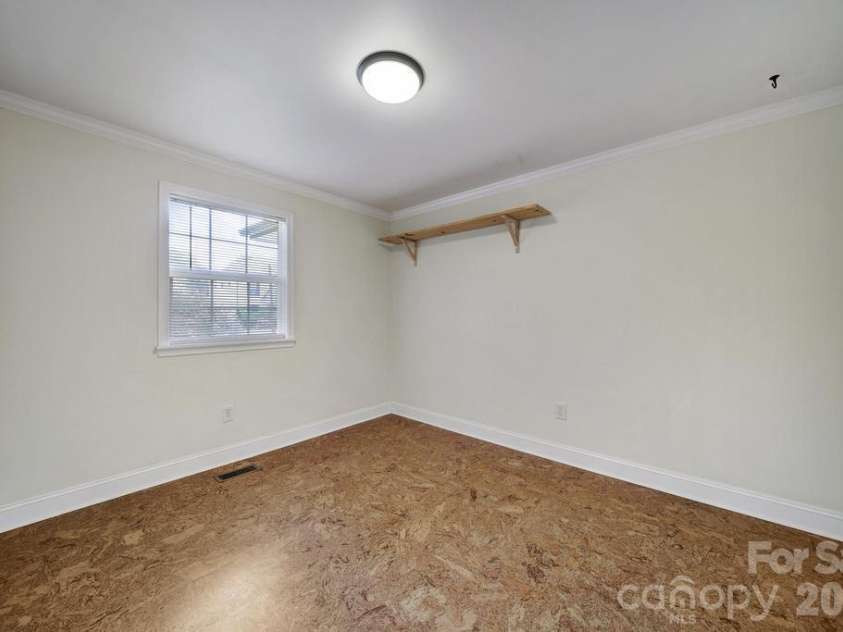 2715 Springway Drive, Charlotte, NC 28205.  MLS# CAR4392344, YatesRealty ID 32277. 