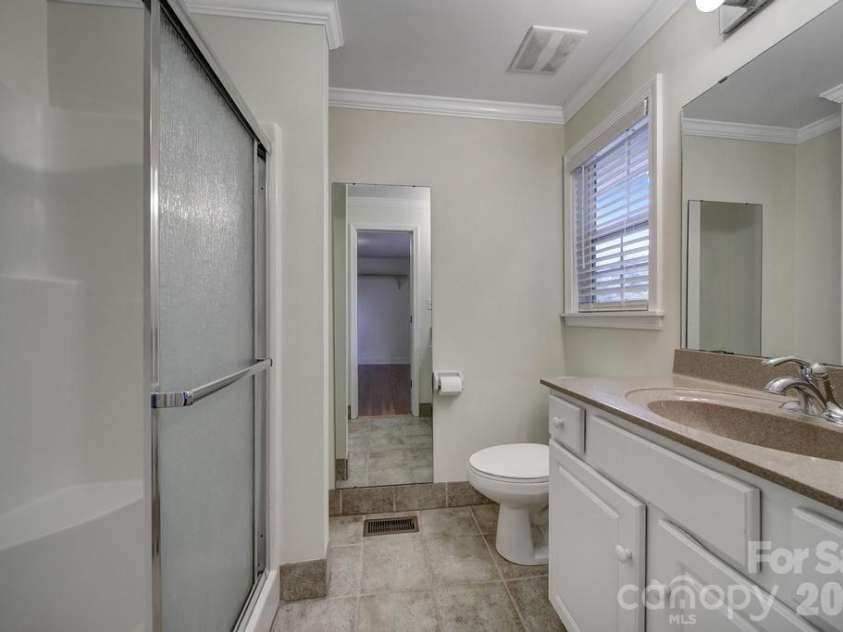 2715 Springway Drive, Charlotte, NC 28205.  MLS# CAR4392344, YatesRealty ID 32277. 