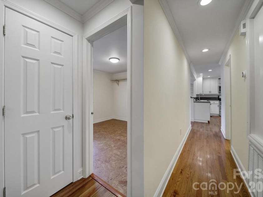 2715 Springway Drive, Charlotte, NC 28205.  MLS# CAR4392344, YatesRealty ID 32277. 