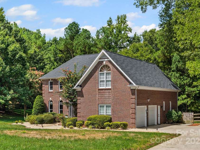 1311 Big Rock Court, Fort Mill, SC 29708.  MLS# CAR4289290, YatesRealty ID 32278. 