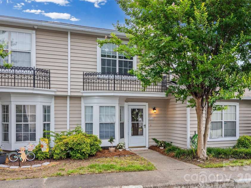 505 Heritage Parkway, Fort Mill, SC 29715.  MLS# CAR4392406, YatesRealty ID 32278. 