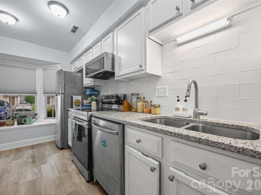 505 Heritage Parkway, Fort Mill, SC 29715.  MLS# CAR4392406, YatesRealty ID 32278. 