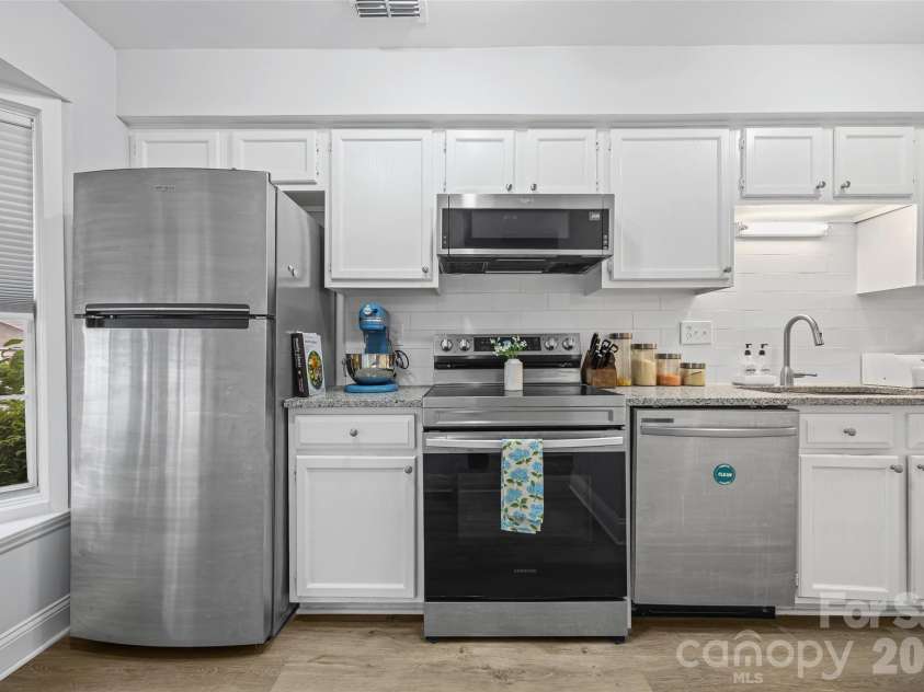 505 Heritage Parkway, Fort Mill, SC 29715.  MLS# CAR4392406, YatesRealty ID 32278. 