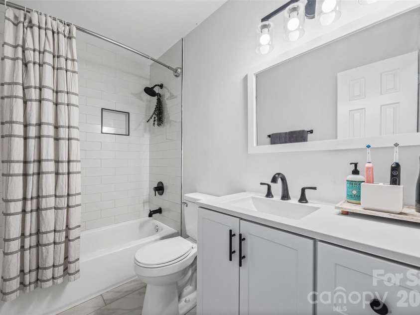 505 Heritage Parkway, Fort Mill, SC 29715.  MLS# CAR4392406, YatesRealty ID 32278. 