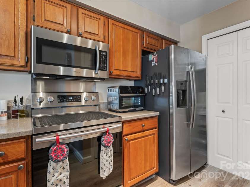 18709 Nautical Drive, Cornelius, NC 28031.  MLS# CAR4290511, YatesRealty ID 32279. 