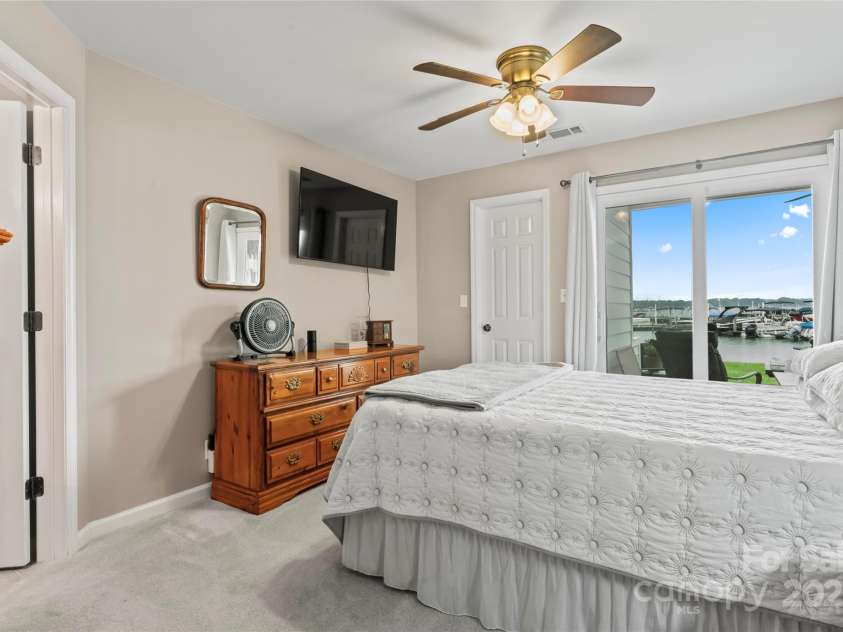 18709 Nautical Drive, Cornelius, NC 28031.  MLS# CAR4290511, YatesRealty ID 32279. 