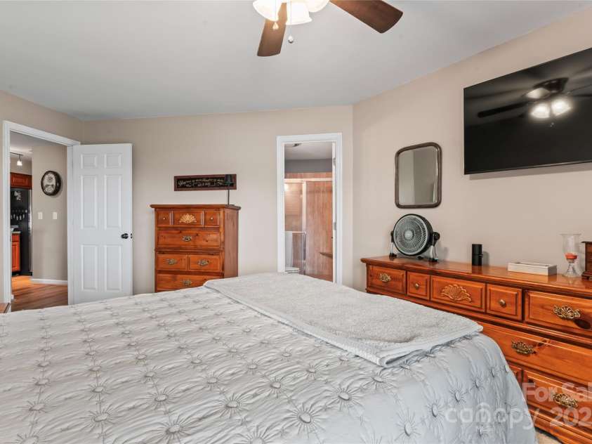 18709 Nautical Drive, Cornelius, NC 28031.  MLS# CAR4290511, YatesRealty ID 32279. 