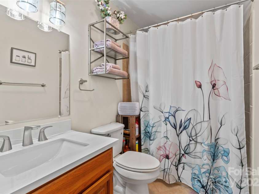 18709 Nautical Drive, Cornelius, NC 28031.  MLS# CAR4290511, YatesRealty ID 32279. 