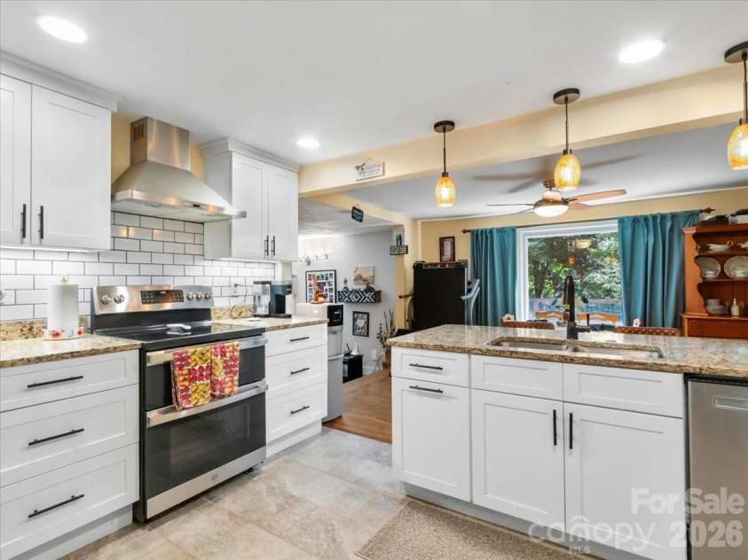 2 Ray Road, Weaverville, NC 28787.  MLS# CAR4395567, YatesRealty ID 32280. 