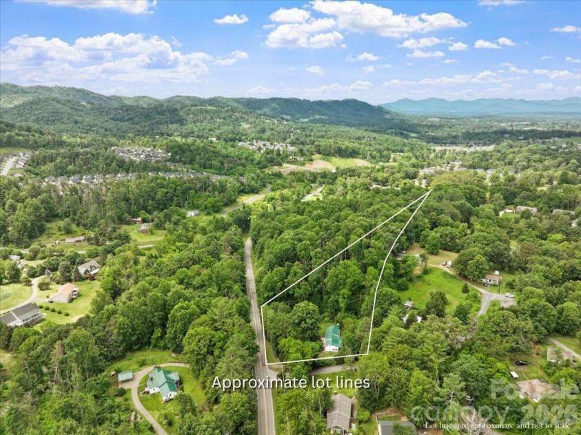 2 Ray Road, Weaverville, NC 28787.  MLS# CAR4395567, YatesRealty ID 32280. Approximate lot lines