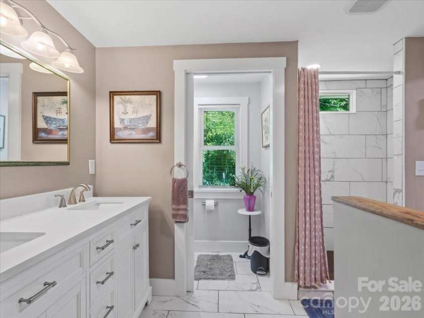 2 Ray Road, Weaverville, NC 28787.  MLS# CAR4395567, YatesRealty ID 32280. Primary bath