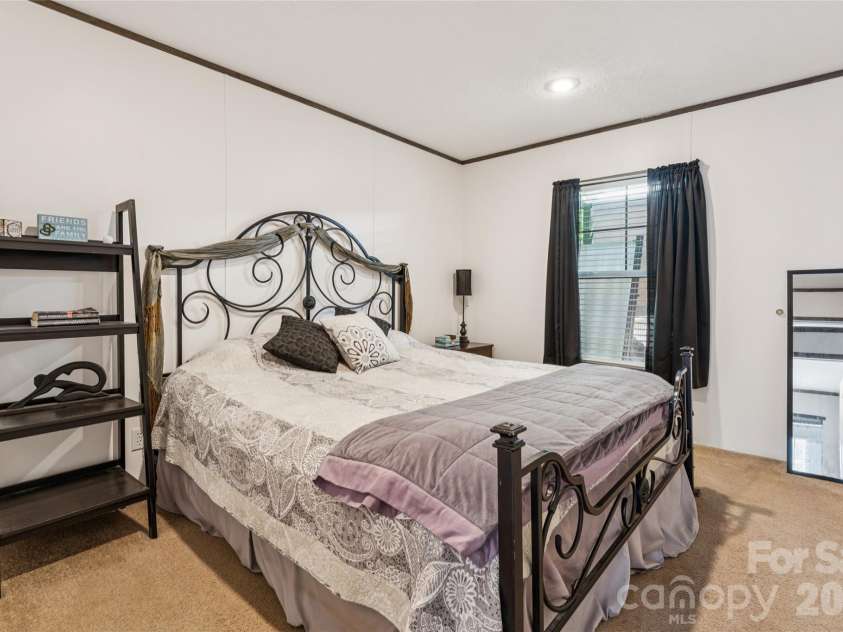 525 Haviture Way, Gastonia, NC 28056.  MLS# CAR4388417, YatesRealty ID 32281. Bedroom
