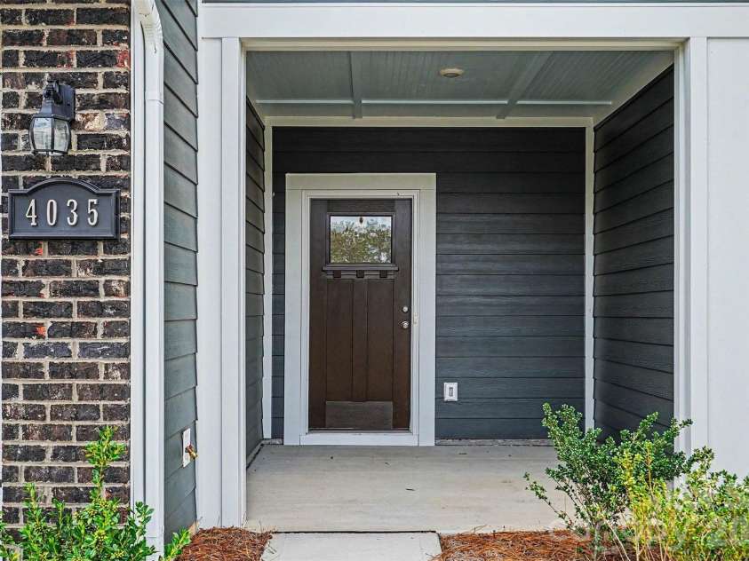4035 Lawnview Drive, Charlotte, NC 28269.  MLS# CAR4386706, YatesRealty ID 32282. 