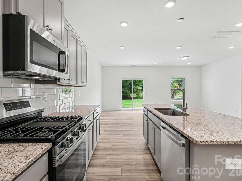 4035 Lawnview Drive, Charlotte, NC 28269.  MLS# CAR4386706, YatesRealty ID 32282. 