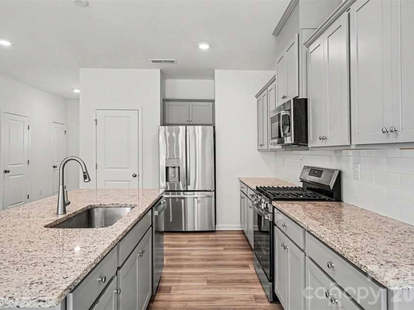 4035 Lawnview Drive, Charlotte, NC 28269.  MLS# CAR4386706, YatesRealty ID 32282. 