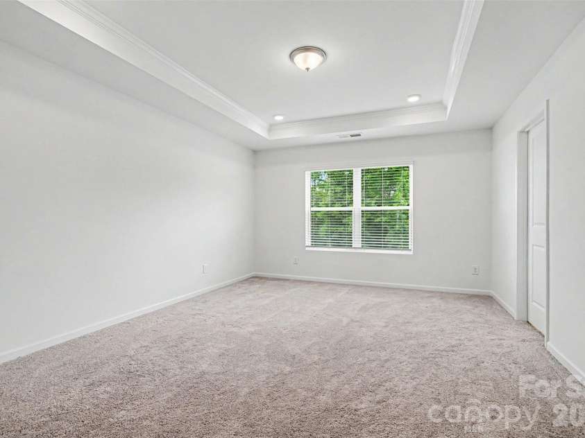 4035 Lawnview Drive, Charlotte, NC 28269.  MLS# CAR4386706, YatesRealty ID 32282. 