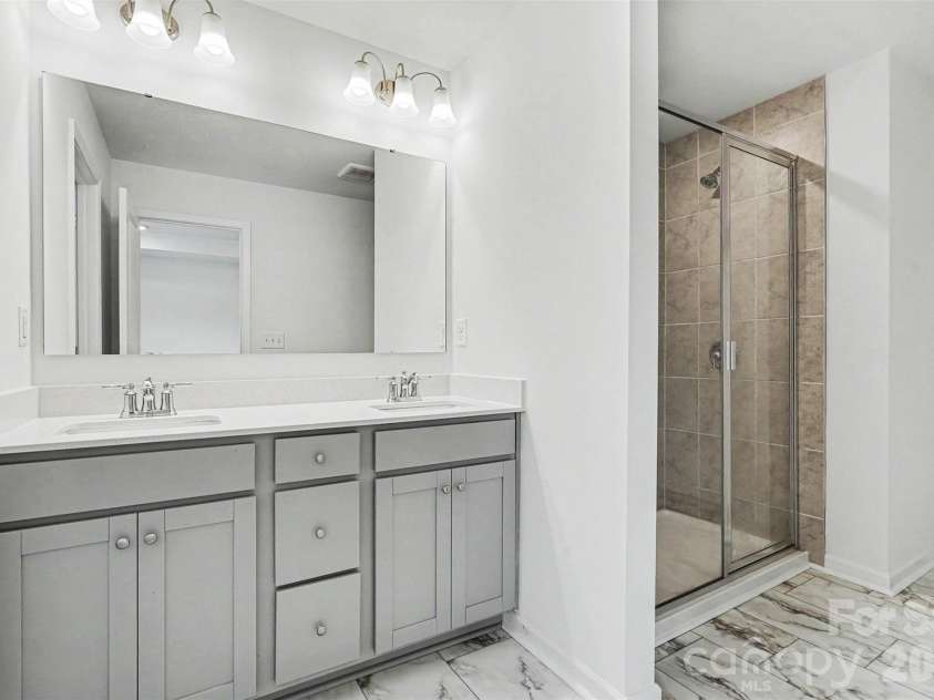 4035 Lawnview Drive, Charlotte, NC 28269.  MLS# CAR4386706, YatesRealty ID 32282. 